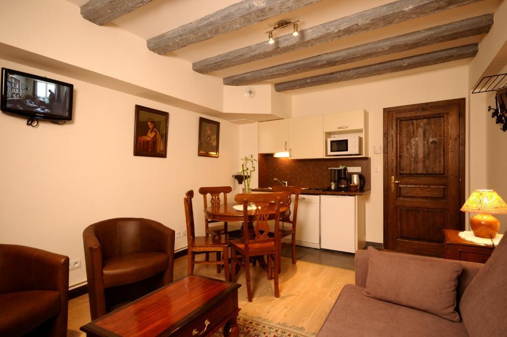 La Cour Du Bailli Suites & Spa Бергхайм Стая снимка